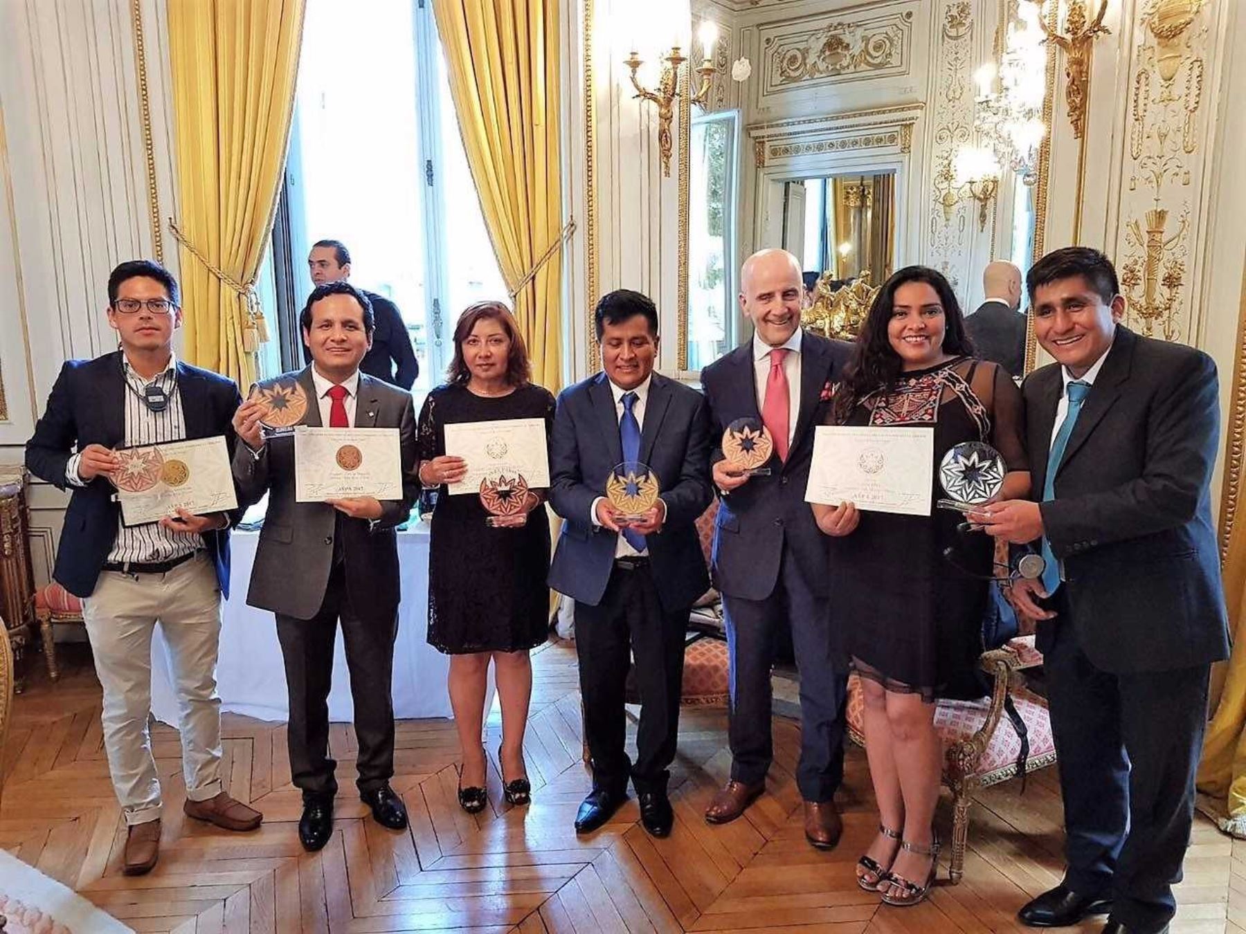 Pasco: café de Villa Rica recibe 12 premios de los 23 obtenidos por Perú en París.