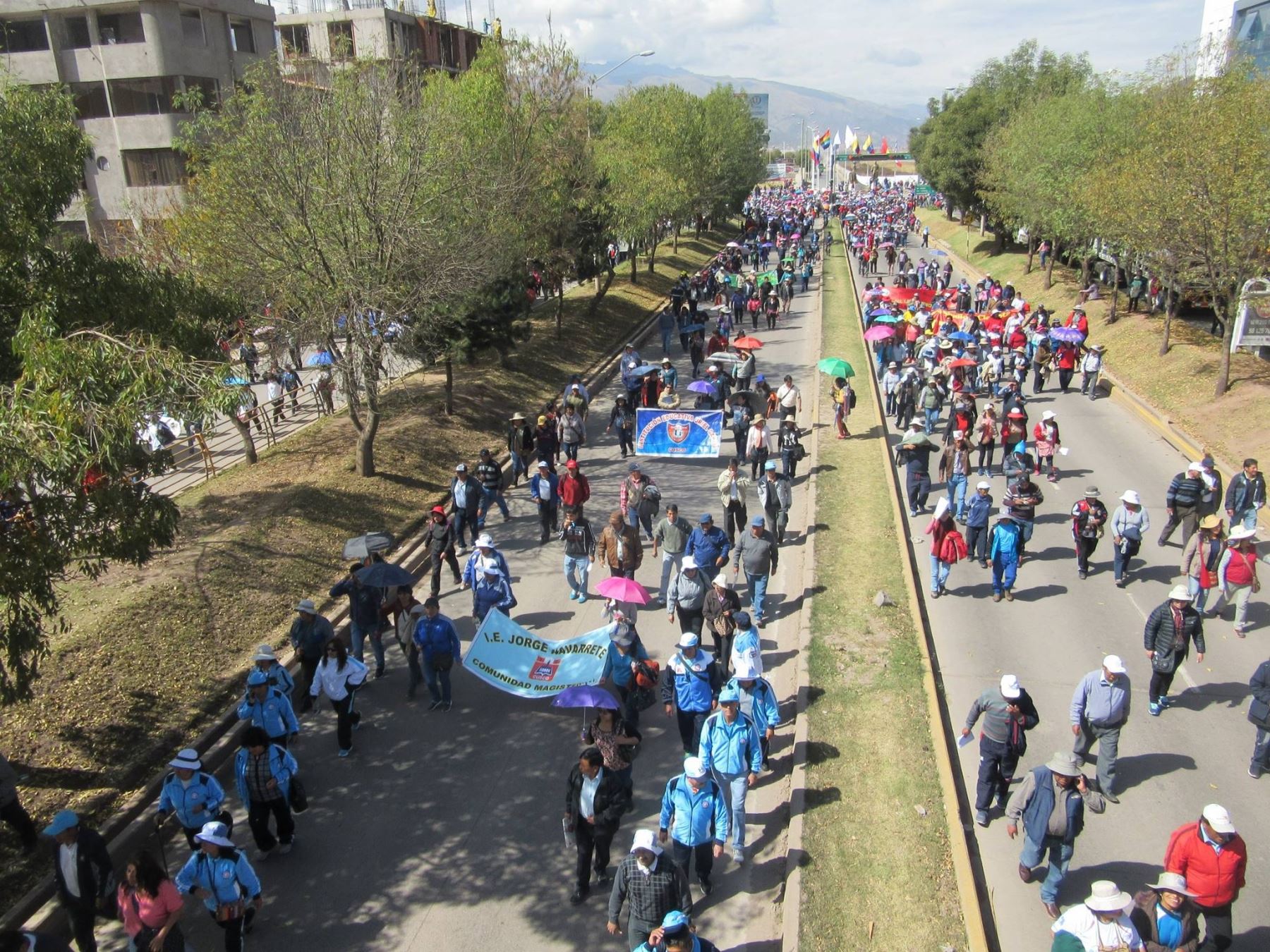 Docentes afiliados al Sute Regional Cusco mantienen una huelga indefinida hace más de diez días.