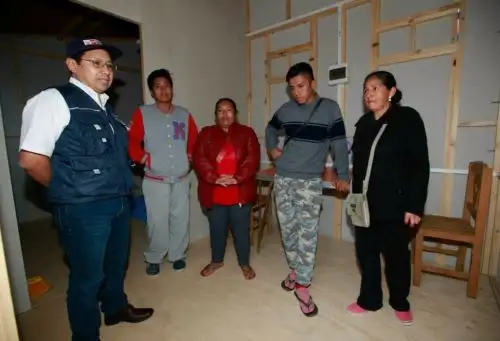 El ministro de Vivienda, Construcción y Saneamiento, Edmer Trujillo Mori, supervisa hoy la instalación de módulos de vivienda temporal para los damnificados de las localidades ancashinas de Huarmey, Casma, Coishco y Chimbote que estaban en albergues tras perder sus hogares por los desastres naturales provocados por El Niño Costero.
