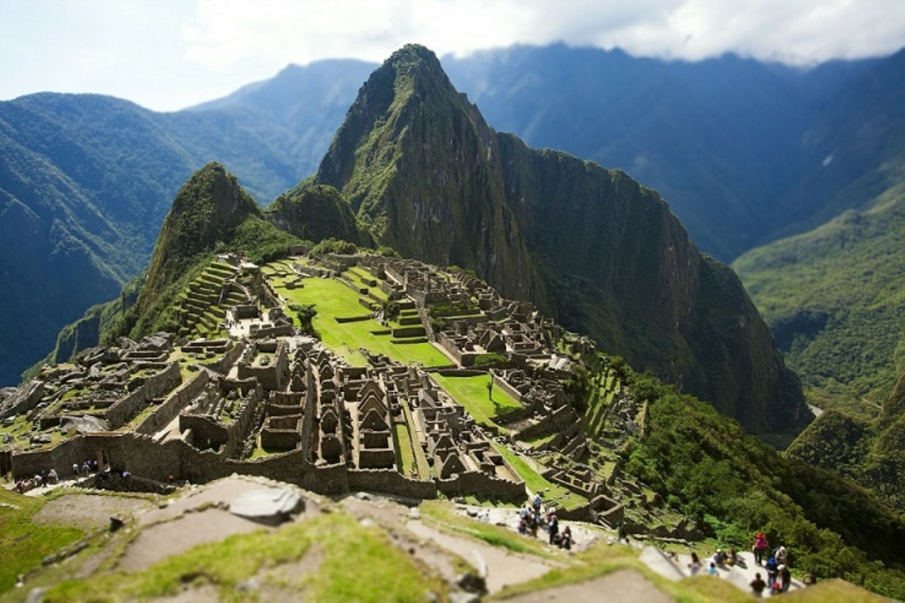La Unesco no incluirá a la ciudadela inca de Machu Picchu en su lista de patrimonio en peligro, al aprobar por unanimidad el informe sobre el estado de conservación del principal destino turístico del Perú, anunció hoy la Dirección Desconcentrada de Cultura de Cusco. ANDINA