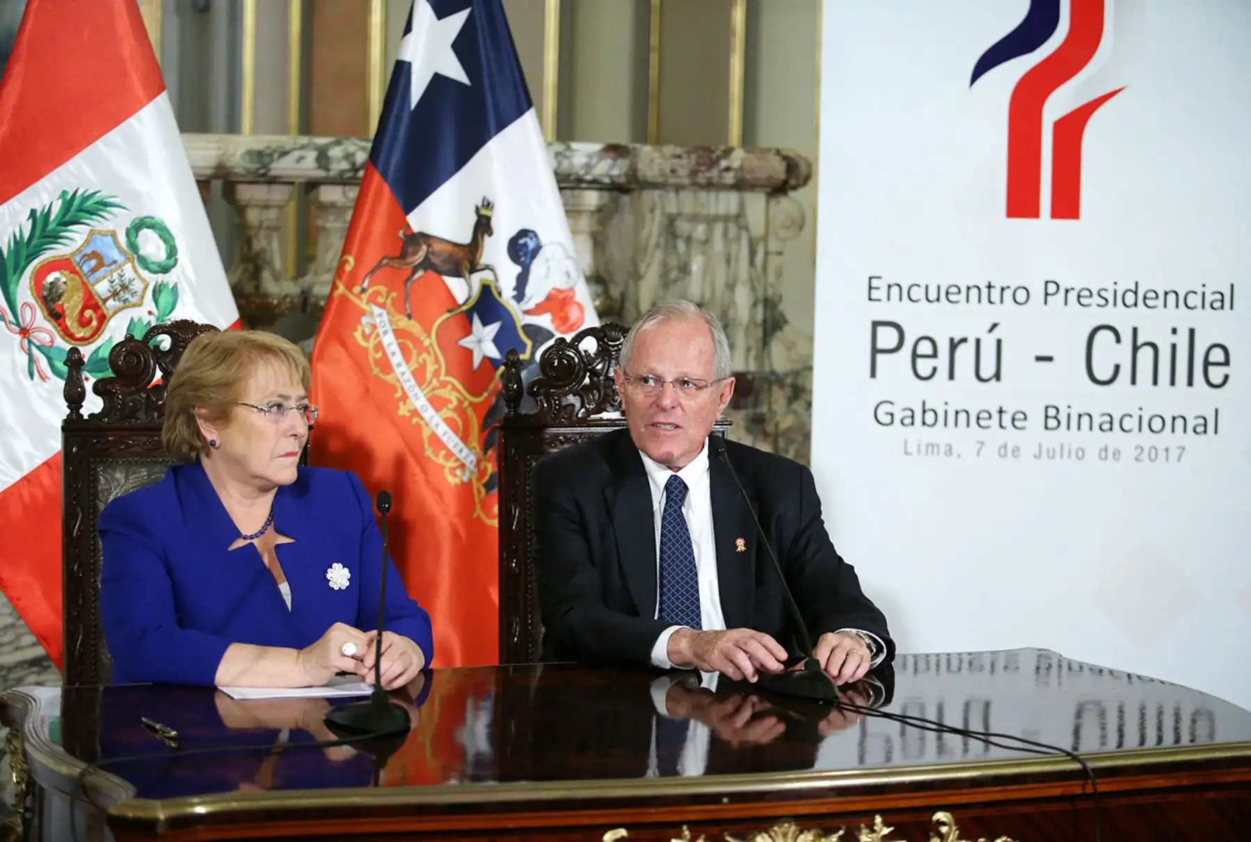 LIMA,PERÚ-JULIO 07. Presidente Pedro Pablo Kuczynski; y su homóloga de Chile, Michelle Bachelet, firmaron la Declaración de Lima y el Plan de Acción tras el I Gabinete Binacional Ministerial Perú-Chile, realizado hoy en Lima. Foto: ANDINA/Melina Mejía