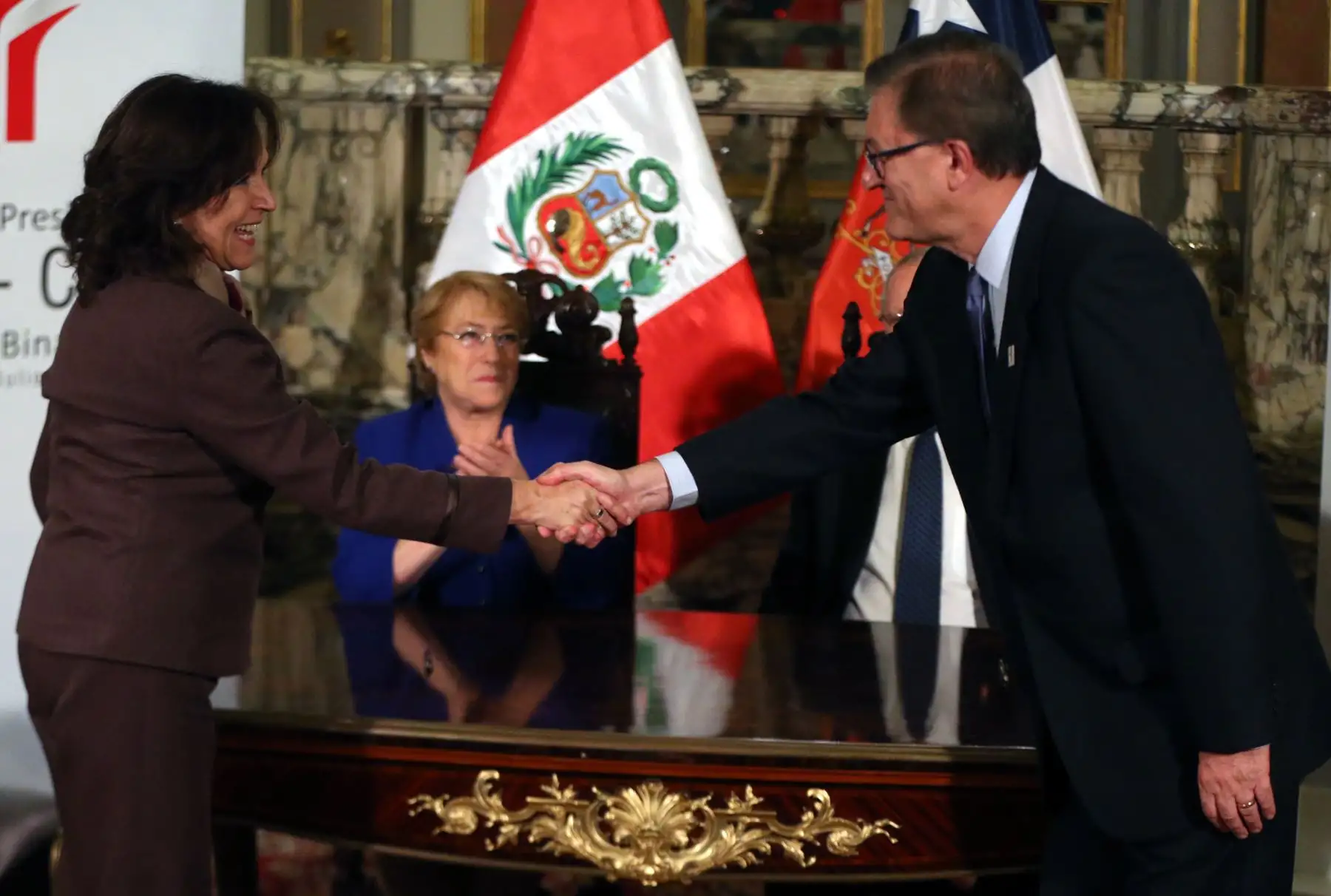 LIMA,PERÚ-JULIO 07. Presidente Pedro Pablo Kuczynski; y su homóloga Michelle Bachelet, participan de la firma de  la Declaración de Lima y el Plan de Acción tras el I Gabinete Binacional Ministerial Perú-Chile, realizado hoy en Lima. Foto: ANDINA/Vidal Tarqui