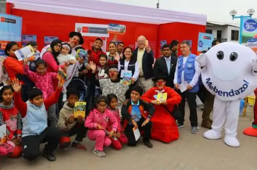 LIMA,PERÚ-JULIO 09. Presidente Pedro Pablo Kuczynski exhortó a  la población a participar en la campaña de desparasitación que tiene como fin combatir la anemia y desnutrición infantil, en Villa maria del Triunfo.Foto : ANDINA/Prensa Presidencia