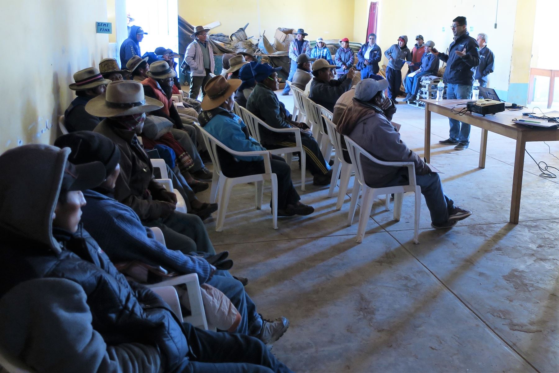 Sanipes capacita a acuicultores de trucha de Orcopampa y Chachas, en Arequipa.