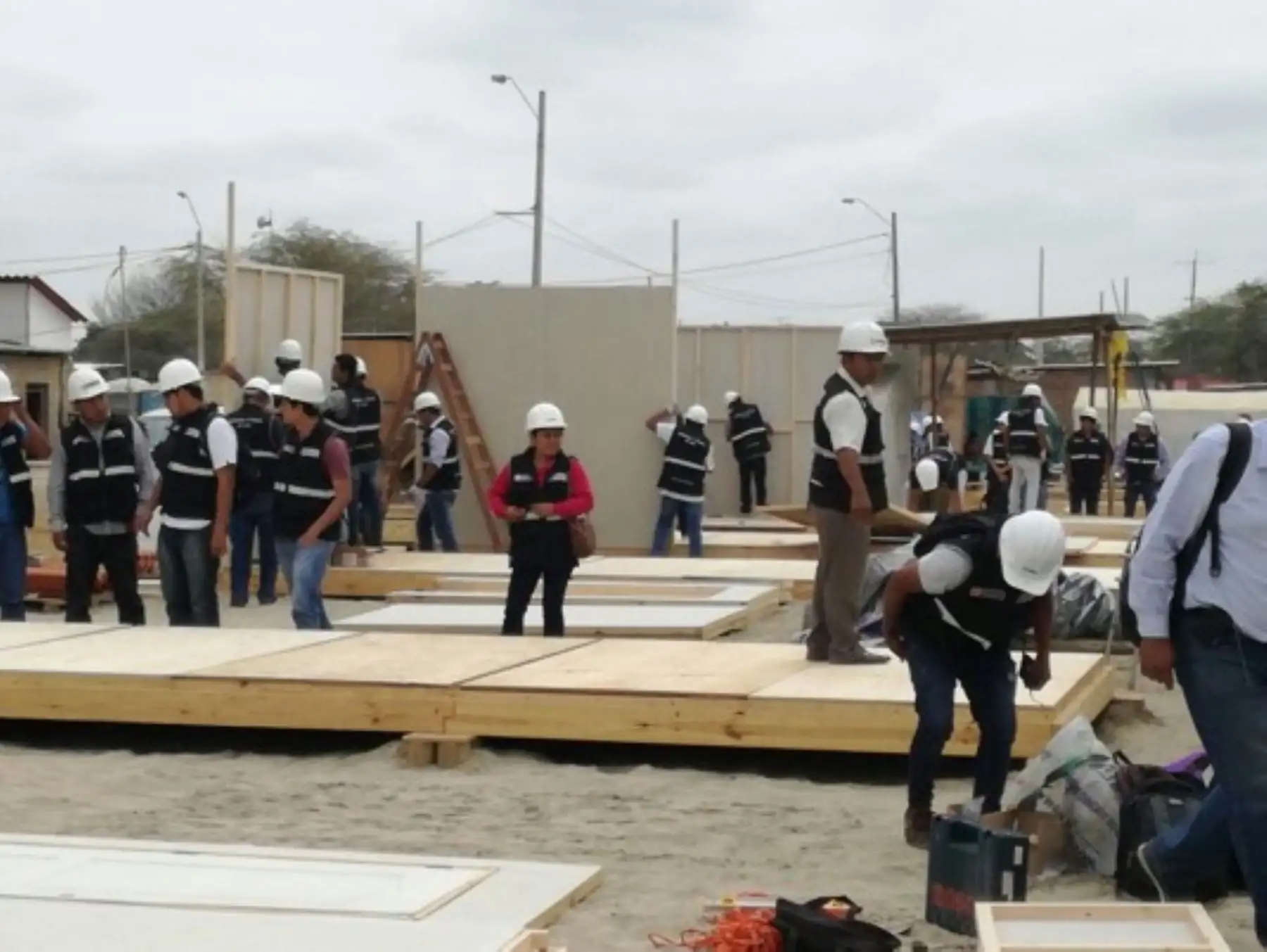 Sencico instala 311 módulos de vivienda en zonas damnificadas en Piura.