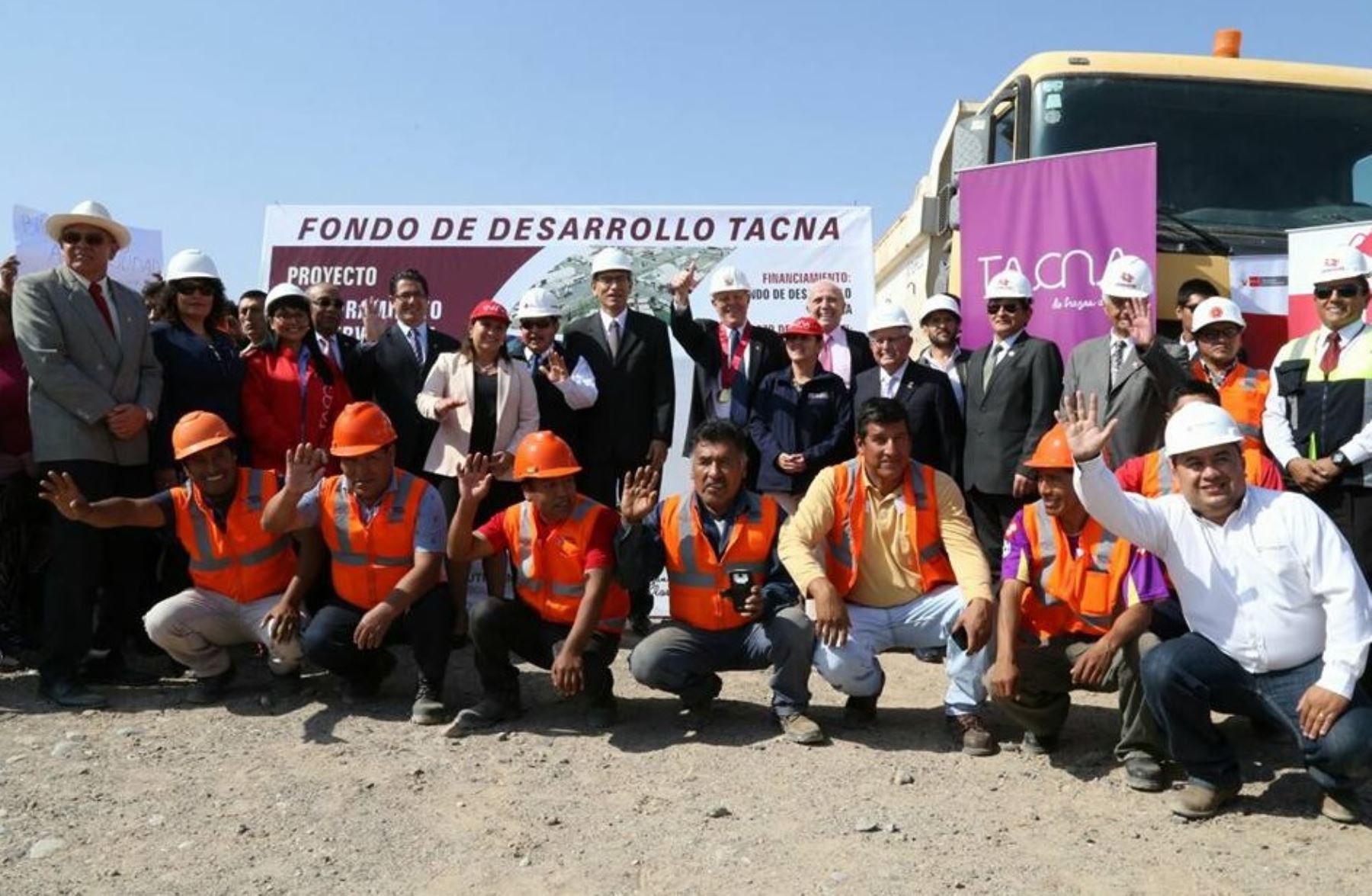 El gobernador regional de Tacna, Omar Jiménez, destacó hoy el apoyo del Ejecutivo para lograr que la Zona Franca de Tacna (Zofra Tacna) iguale en competitividad a las zonas francas de Colombia, Chile y México, países que integran la Alianza del Pacífico.