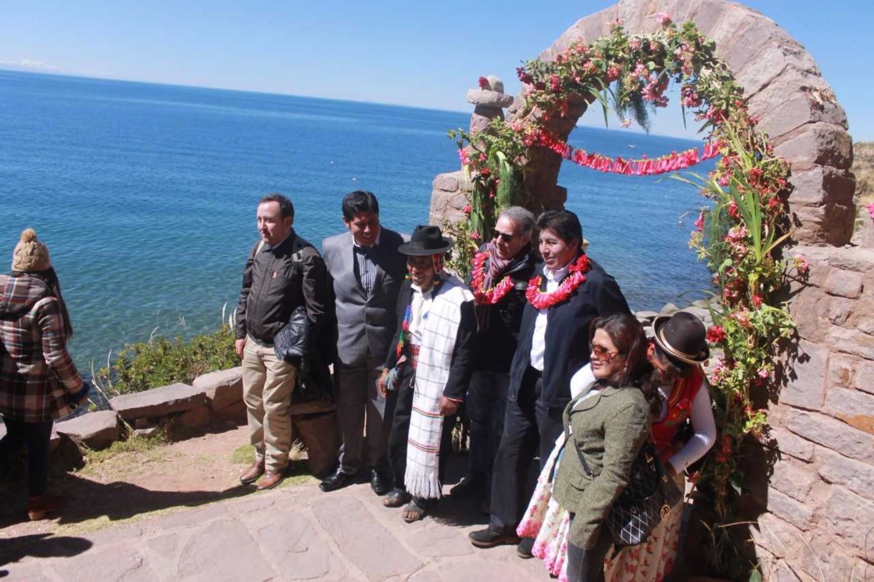 Comisión de Cultura y Patrimonio Cultural del Congreso de la República realizó audiencia descentralizada en la isla Taquile, en Puno.