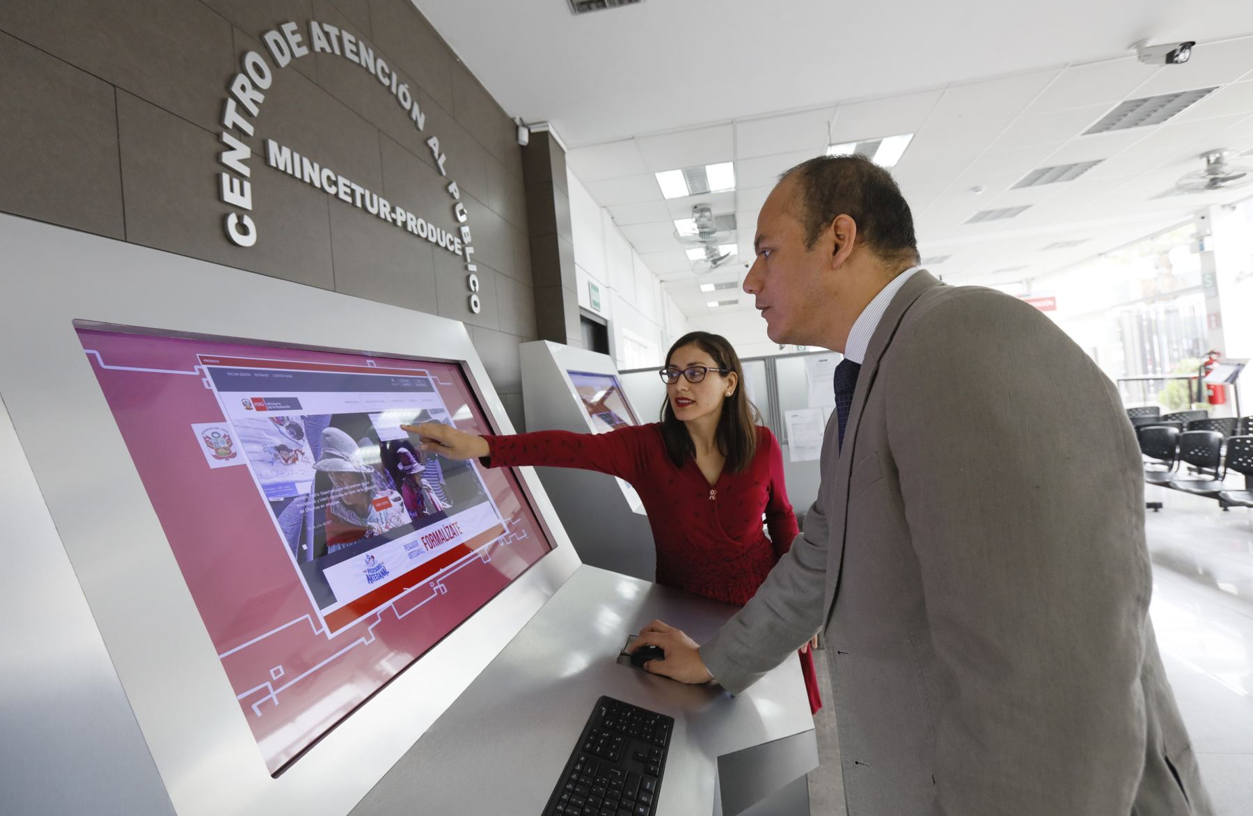 Sistema de atención al público en el Ministerio de la Producción. Foto: Cortesía Produce.