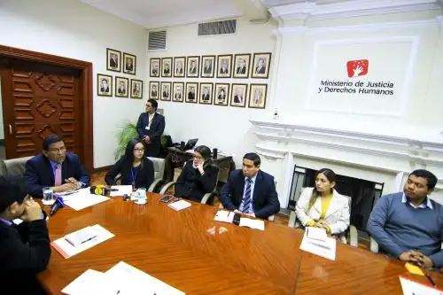 Reunión de empresas de taxis por aplicativos con autoridades del sector Justicia. Foto: Andina/Difusión