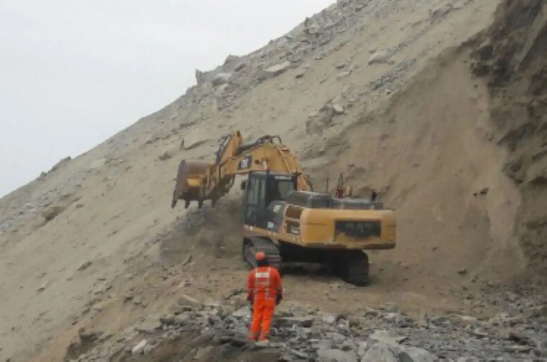 Panamericana sur sigue interrumpida en el tramo Atico-Ocoña.