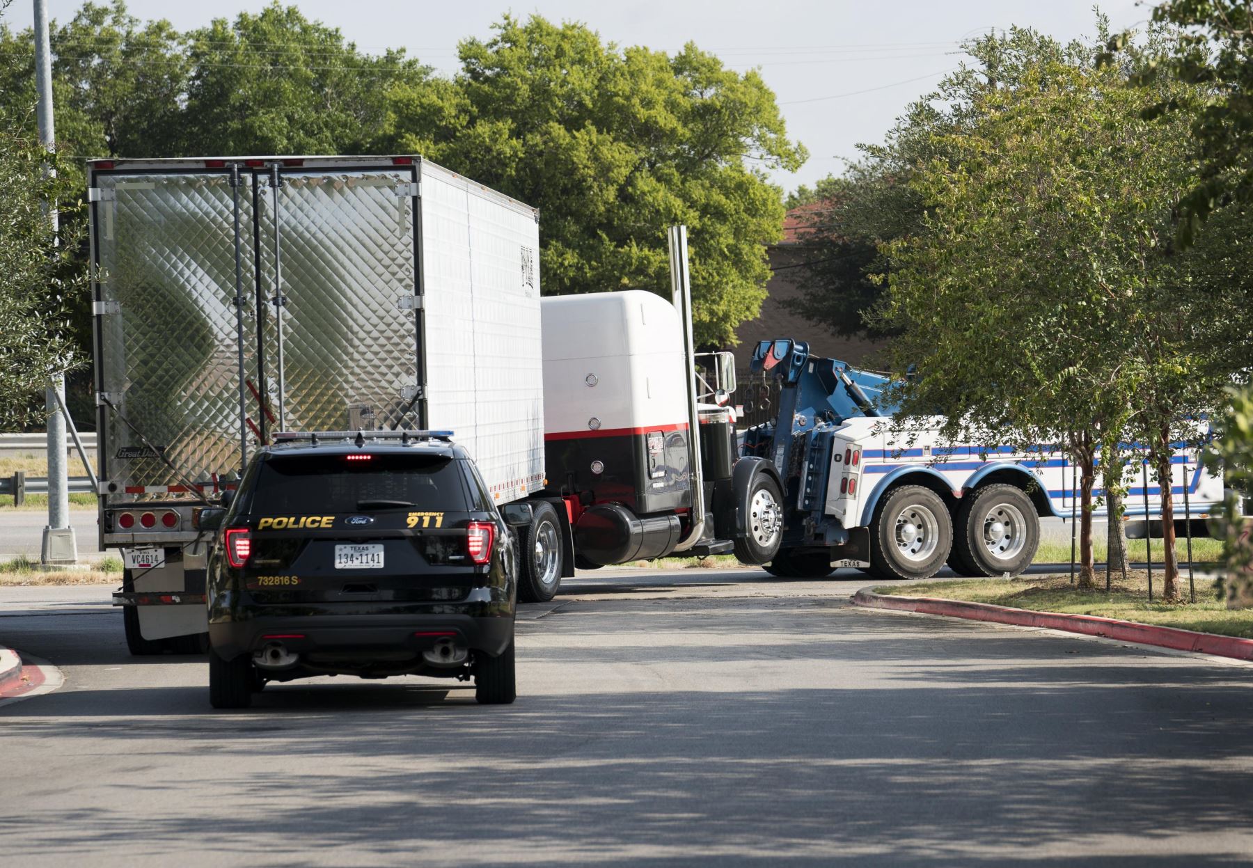Diez personas fueron halladas muertas hoy en un camión en San Antonio, Texas. Foto: EFE