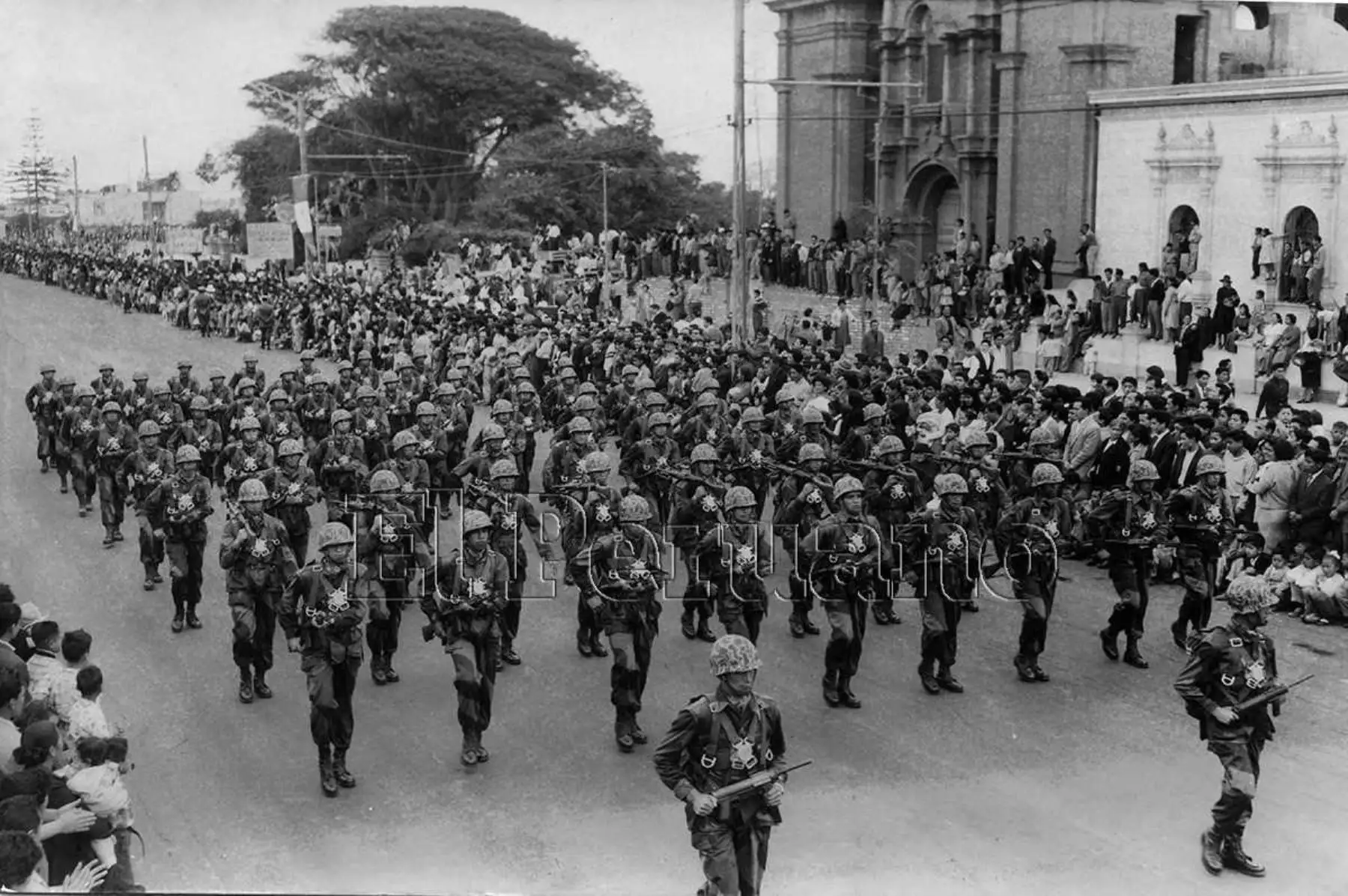 Gran Parada y Desfile Militar en el Campo de Marte (1960).
