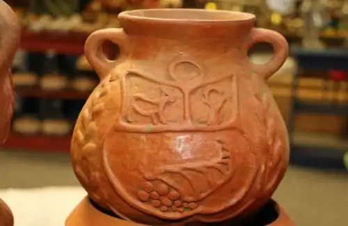 “Ruraq Maki: Hecho a Mano”, la feria artesanal más importante del Perú que este año reúne en la sala Kuélap a 130 colectivos de maestros artesanos en una exposición venta de su arte popular y tradicional.