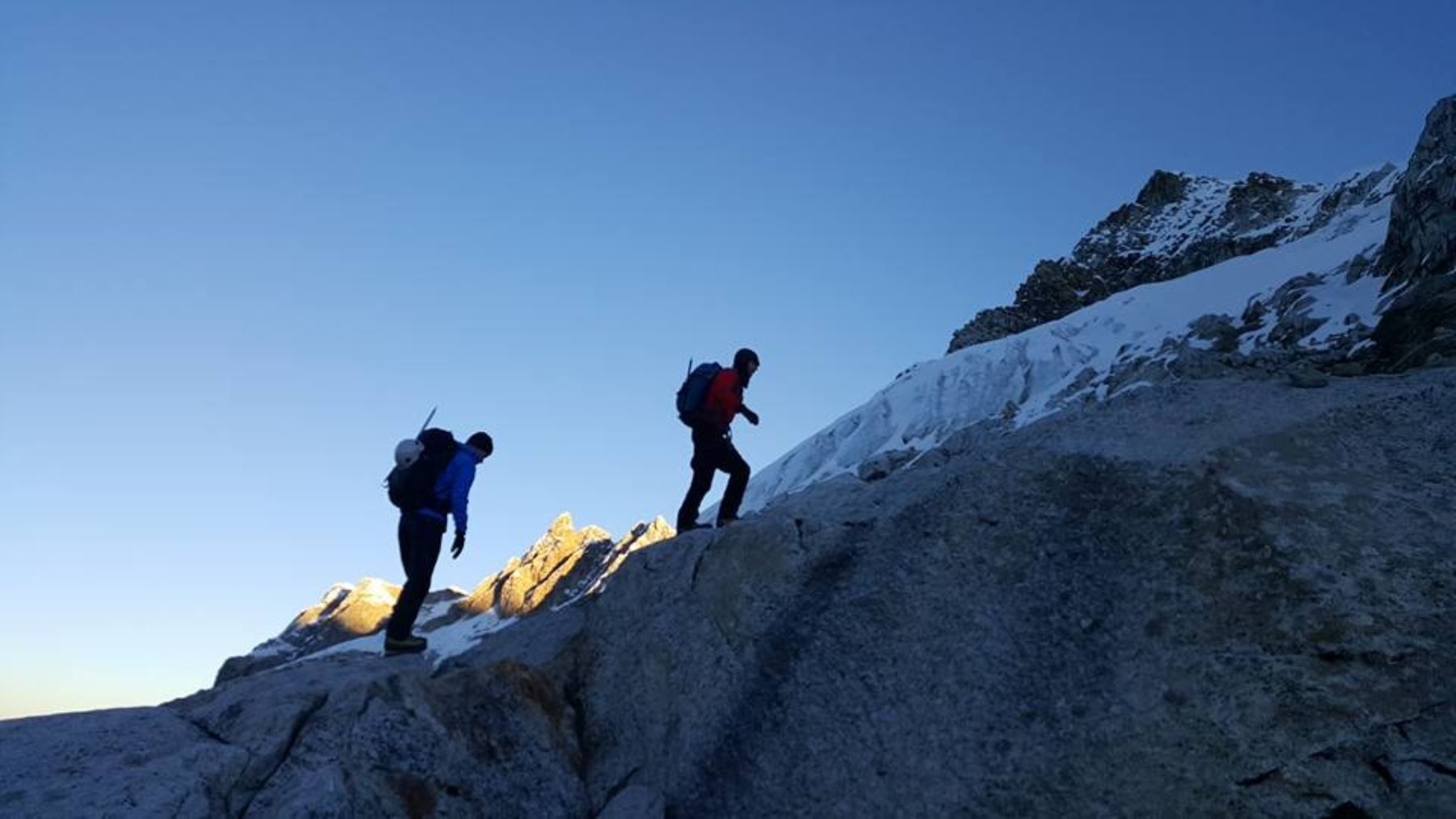 Sigue la búsqueda de montañistas chilenos Cristóbal Bizzarri Lyon  (23) y Gabriel Navarrete (32), y uno ruso.ANDINA/Difusión