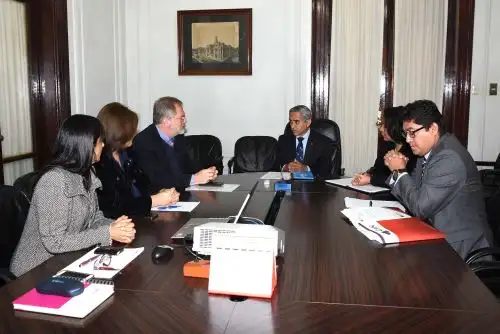 Reunión del presidente del Poder Judicial y de la CAN, Duberlí Rodríguez; y del director del Programa de Gobernabilidad e Inclusión de GIZ, Hartmut Paulsen.