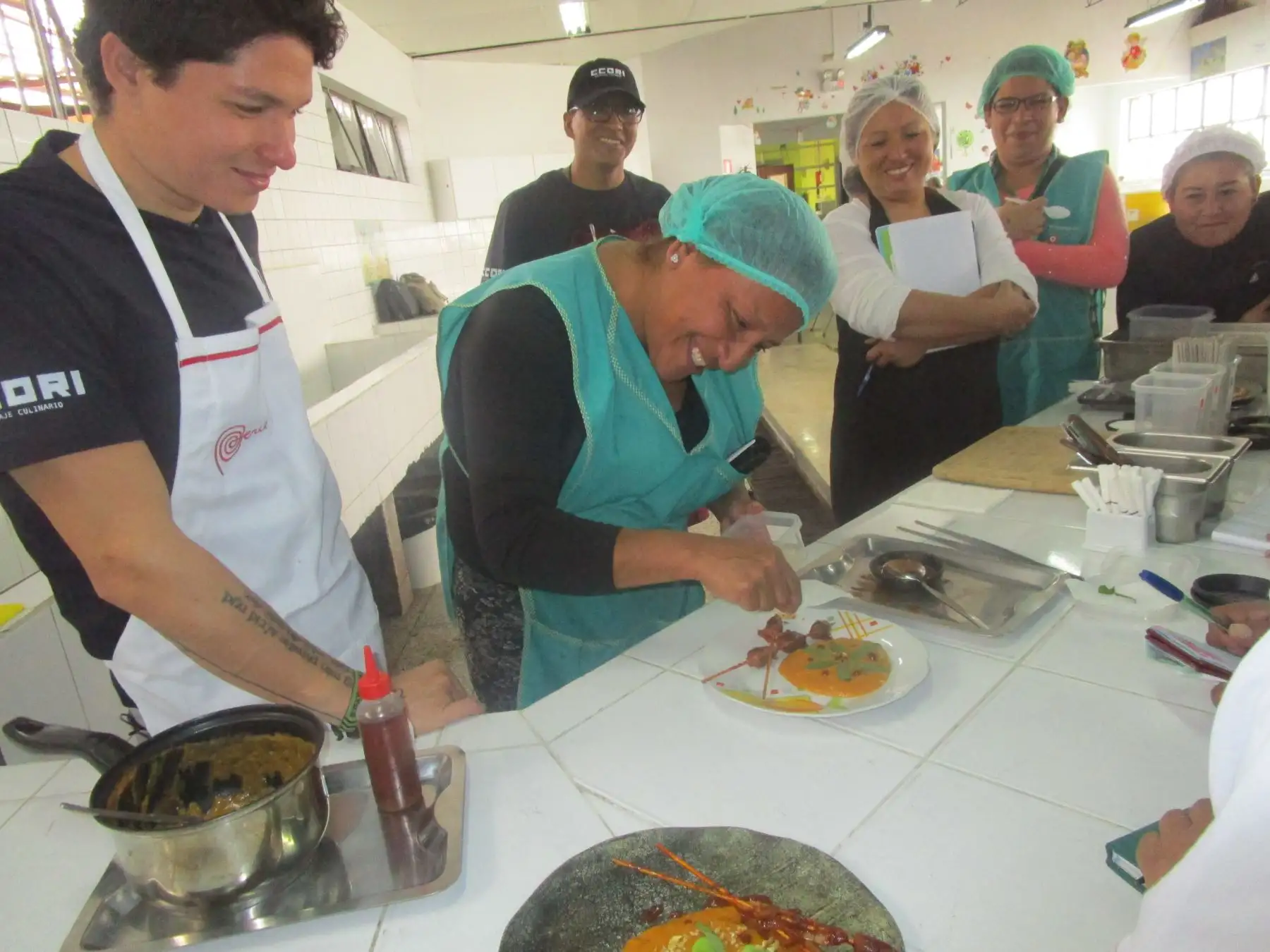 Internas de penal en Chorrillos aprendieron el arte culinario del chef Palmiro Ocampo. Foto: ANDINA/Difusión.