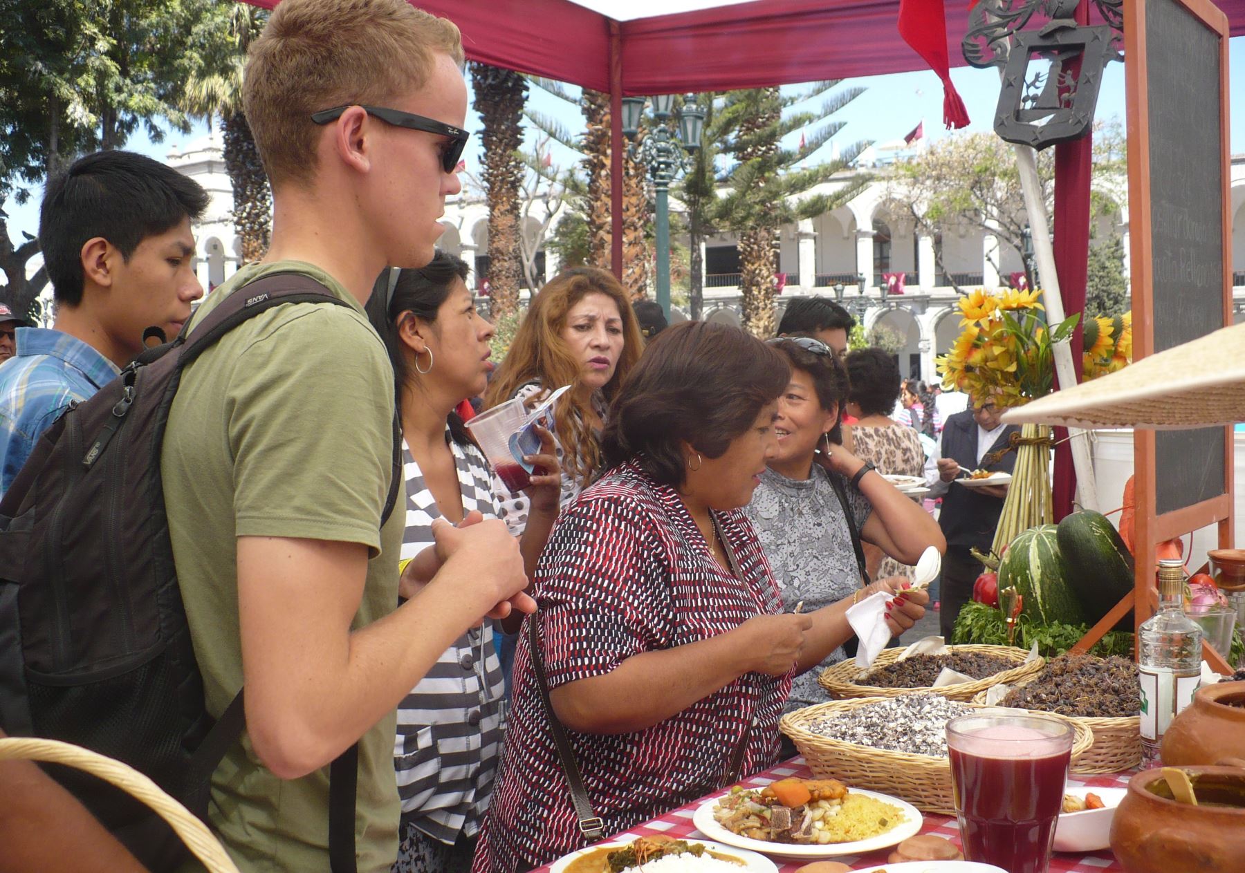 Perú: 59% de turistas tiene en la gastronomía su principal motivación para visitar el país | Noticias | Agencia Peruana de Noticias Andina