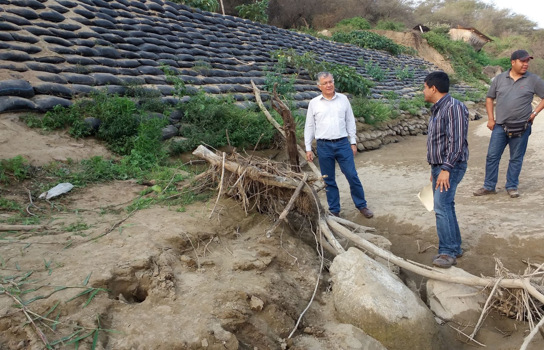 Gerente regional de la Reconstrucción con Cambios de Lambayeque, César Calderón Morales, visitó las zonas donde se priorizarán obras de prevención. ANDINA