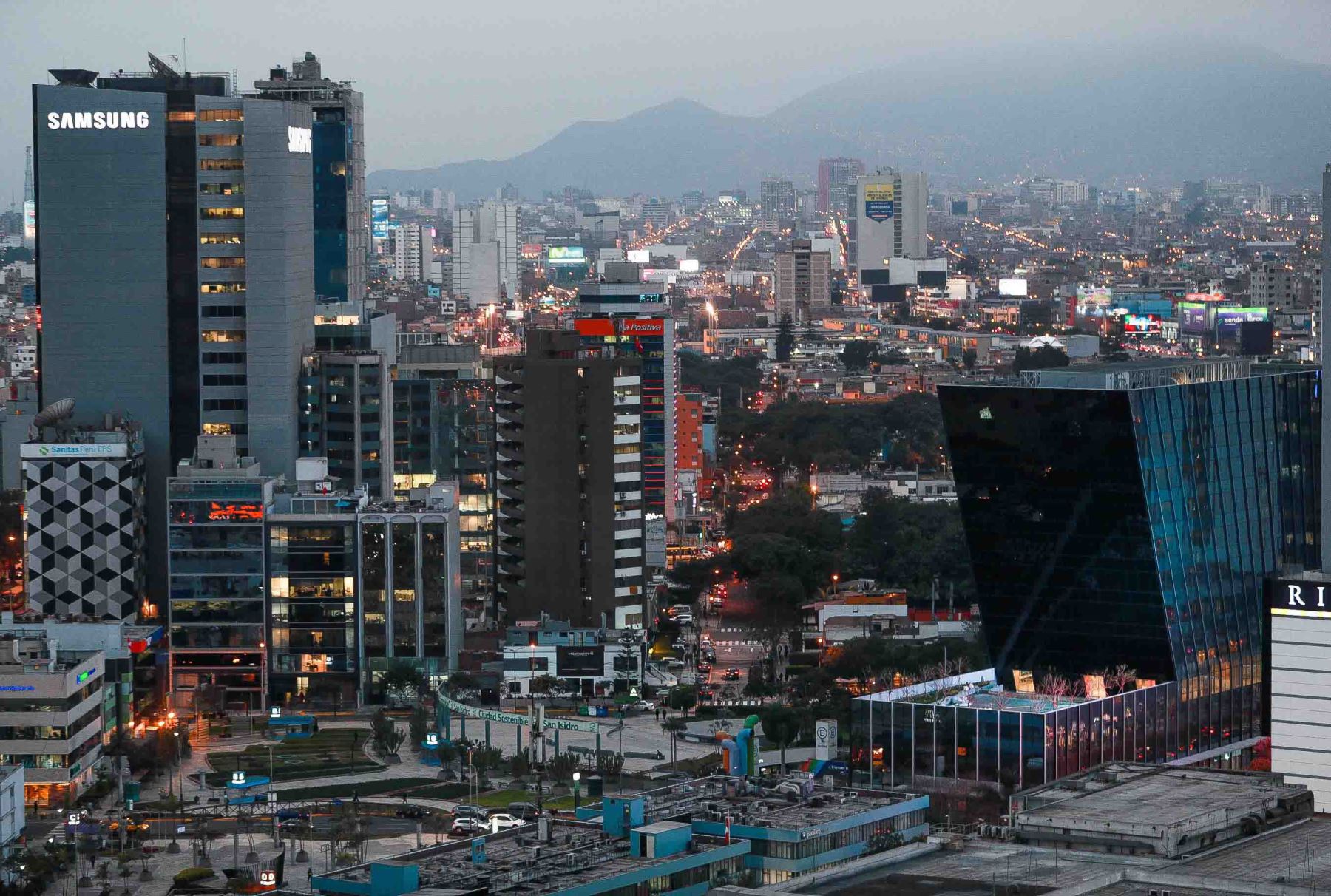 Se dinamiza la economía peruana. ANDINA/Carlos Lezama