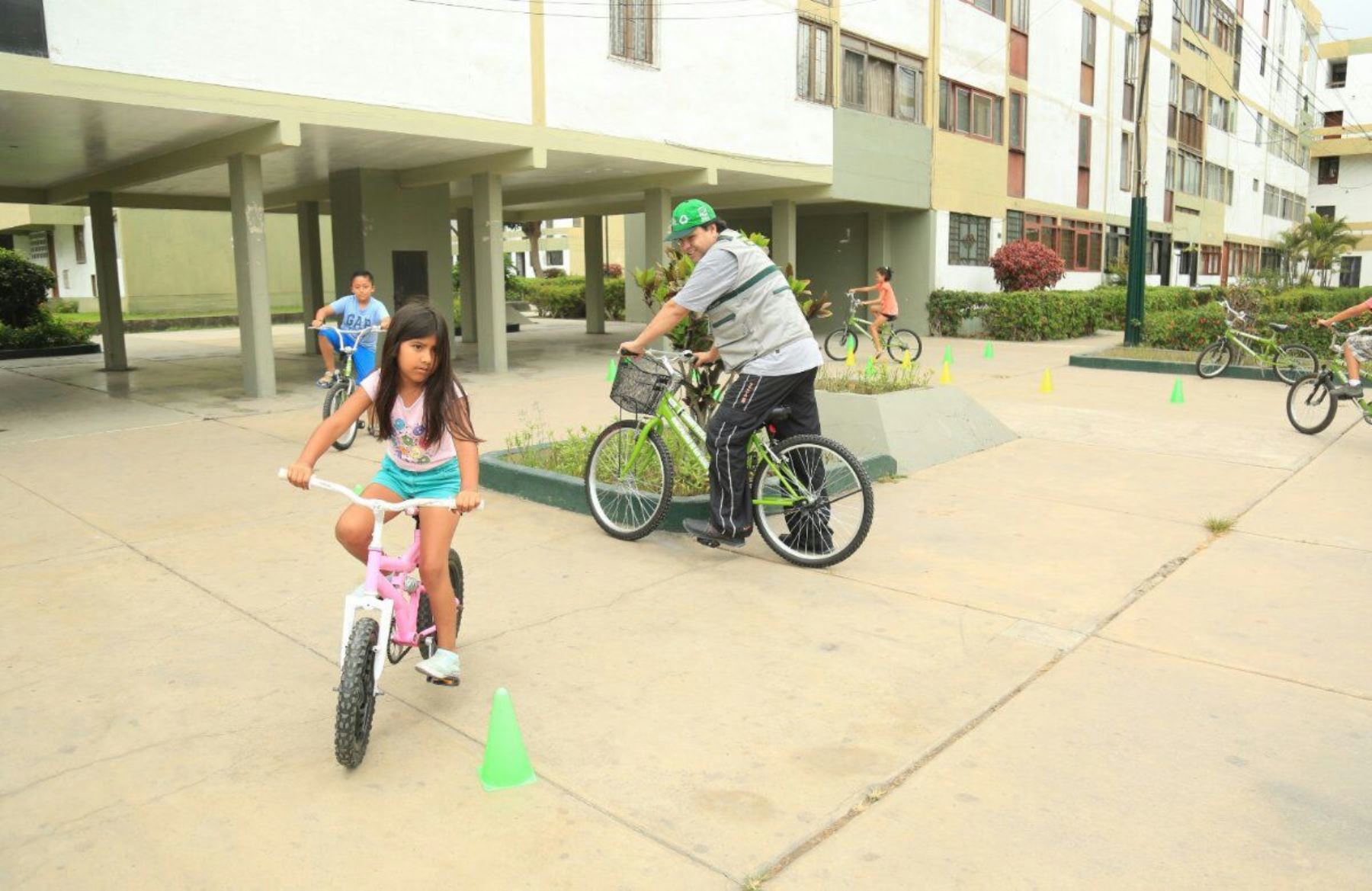 Promueven ciclismo entre los niños de San Isidro. Foto: Andina/difusión
