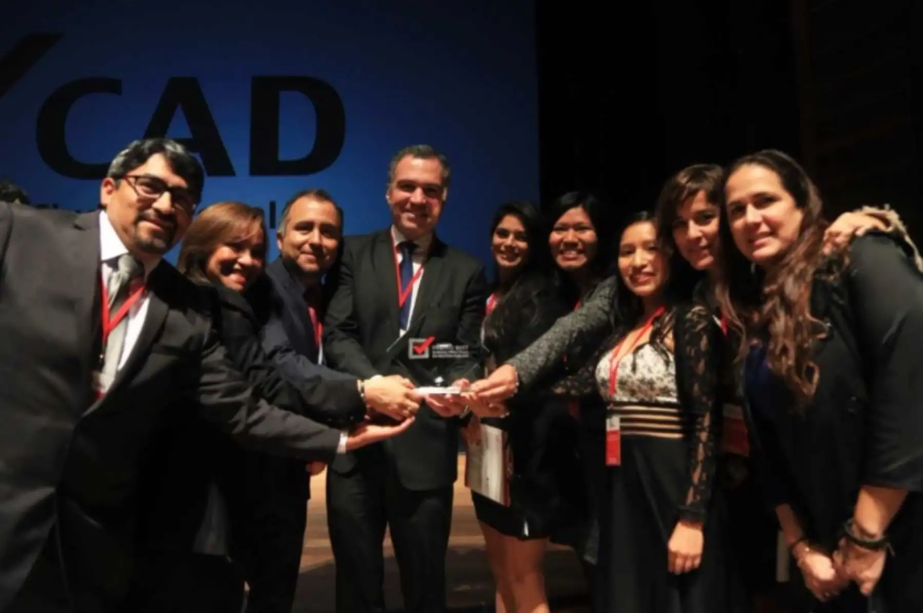 El Proyecto Qhapaq Ñan del Ministerio de Cultura fue uno de los ganadores del XIII Concurso “Premio 2017 a las Buenas Prácticas en el Sector Público”, por su iniciativa de Zonificación Participativa como Buena Práctica de Gestión del Patrimonio Cultural, en la categoría Promoción de la Cultura e Identidad, organizado por Ciudadanos del Día.