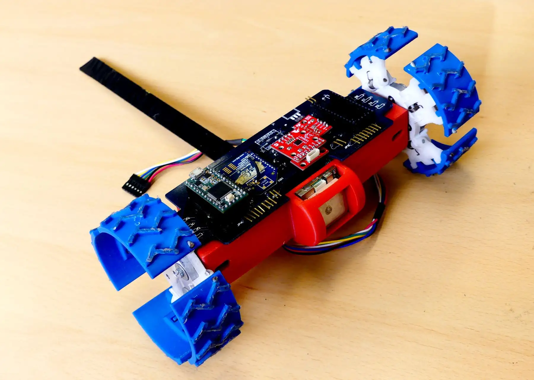 Prototipo Cansat Rover con el que estudiantes peruanos lograron el segundo puesto en competencia aeroespacial internacional. Foto: Andina/Difusión