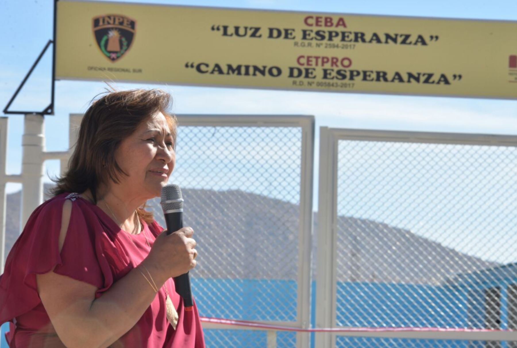 Ministra Choquehuanca en el penal de mujeres de Socabaya