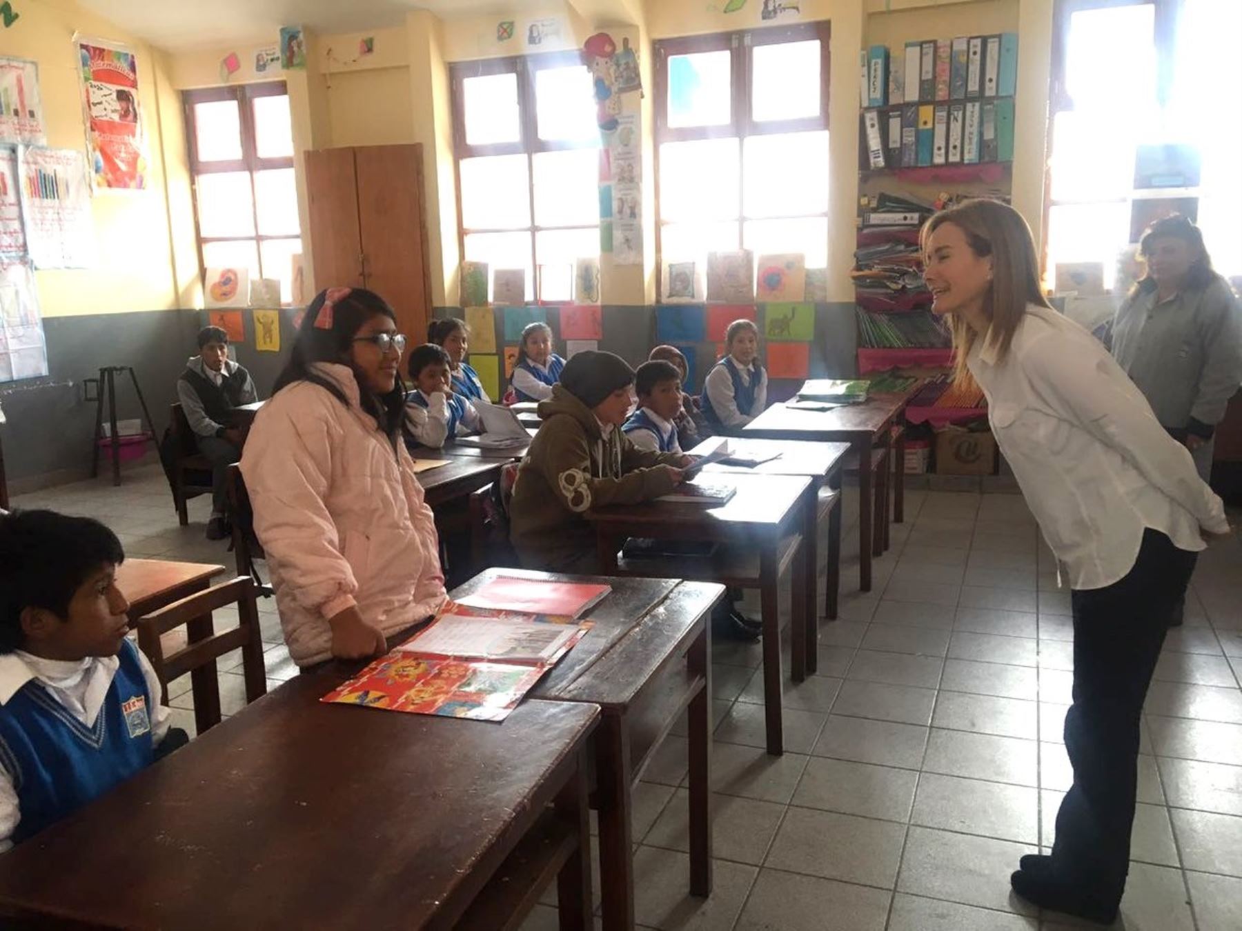 Ministra de Educación continúa verificando que los niños de Cusco estén nuevamente en las aulas..