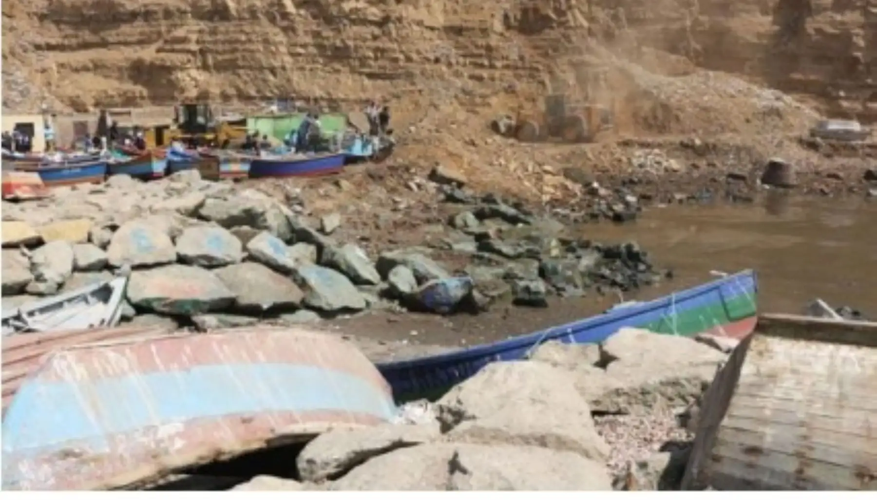 Fuerte oleaje afectó puerto de Huacho. Gobierno regional de Lima brinda apoyo.