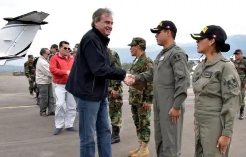 Durante su recorrido por distintas bases policiales del Vraem, el ministro del Interior, Carlos Basombrío, estuvo acompañado por viceministros de Orden Interno y Seguridad Pública, junto con los jefes del Frente Policial VRAEM y de la Dirandro.