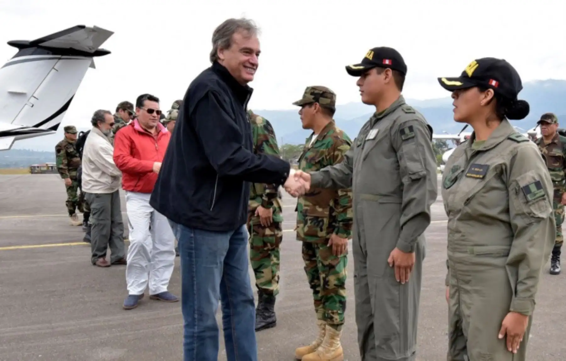 Durante su recorrido por distintas bases policiales del Vraem, el ministro del Interior, Carlos Basombrío, estuvo acompañado por viceministros de Orden Interno y Seguridad Pública, junto con los jefes del Frente Policial VRAEM y de la Dirandro.