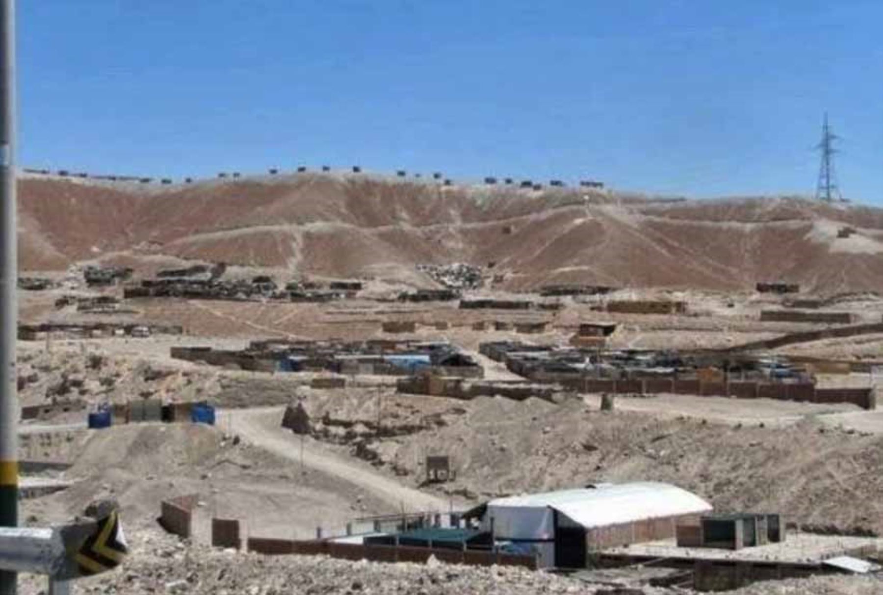 Dos viviendas ubicadas en la provincia de Mariscal Nieto, región Moquegua, resultaron afectadas en sus estructuras como consecuencia de los fuertes sismos registrados esta madrugada al sureste de la región Tacna, informó hoy el Instituto Nacional de Defensa Civil (Indeci). ANDINA/Difusión
