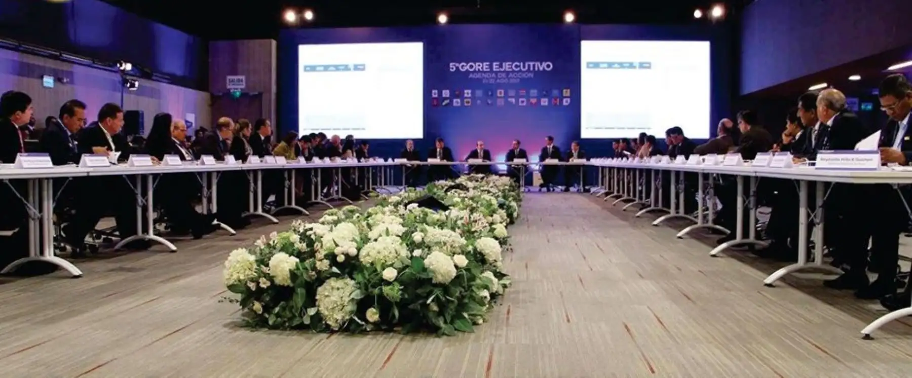Pedido del contralor Nelson Shack a los gobiernos regionales para trabajar juntos y lograr una efectiva lucha contra la corrupción,destacaron los gobernadores regionales de Cusco, Edwin Licona, Áncash, Luis Gamarra; Ucayali, Manuel Gambini; y Tumbes, Ricardo Flores.