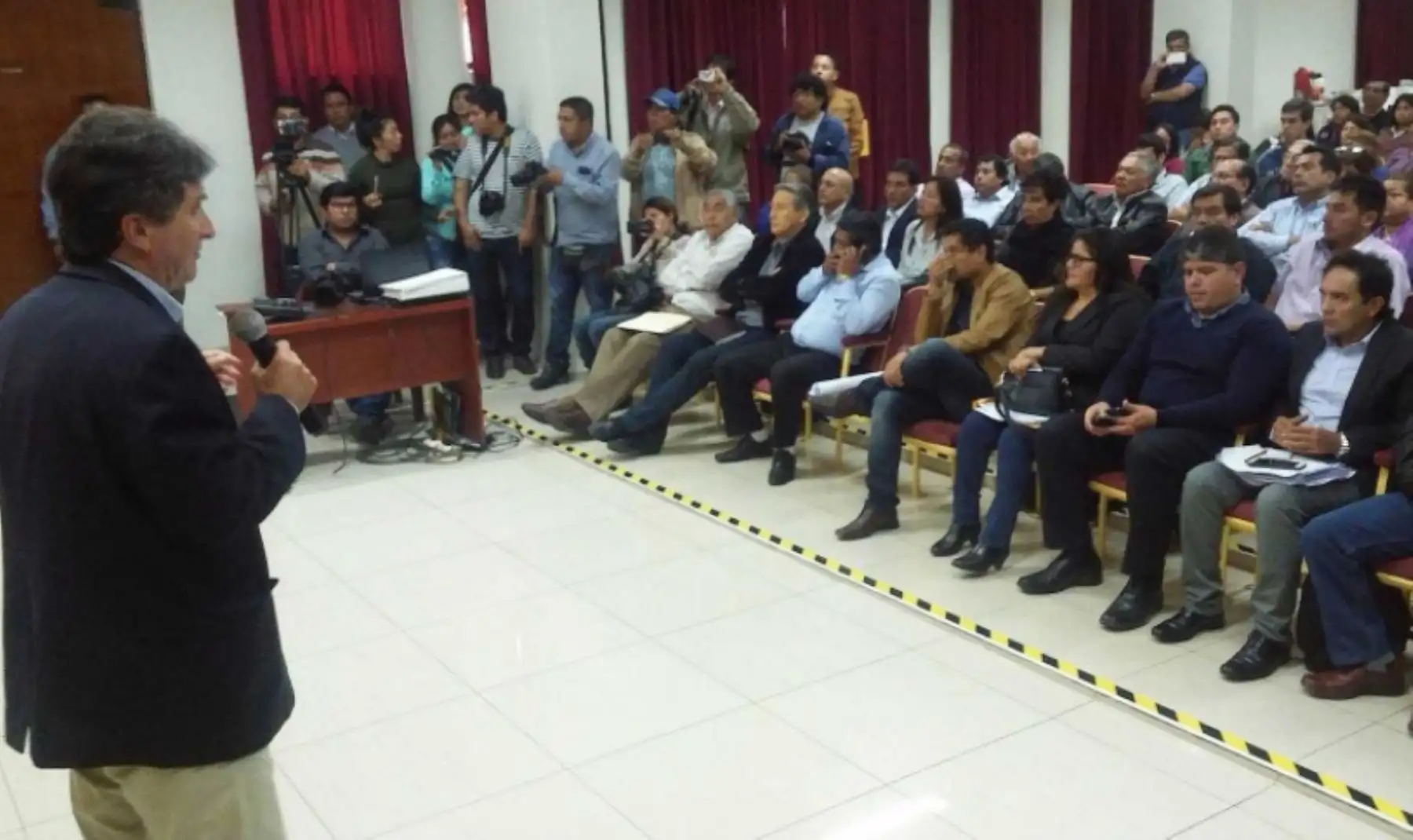 El trabajo de reconstrucción tras los desastres dejados por El Niño Costero cuenta con tres herramientas importantes de fiscalización que permiten que este proceso se desarrolle con transparencia y blindaje contra actos de corrupción, sostuvo hoy el director ejecutivo de la Autoridad para la Reconstrucción con Cambios, Pablo de la Flor Belaunde.
