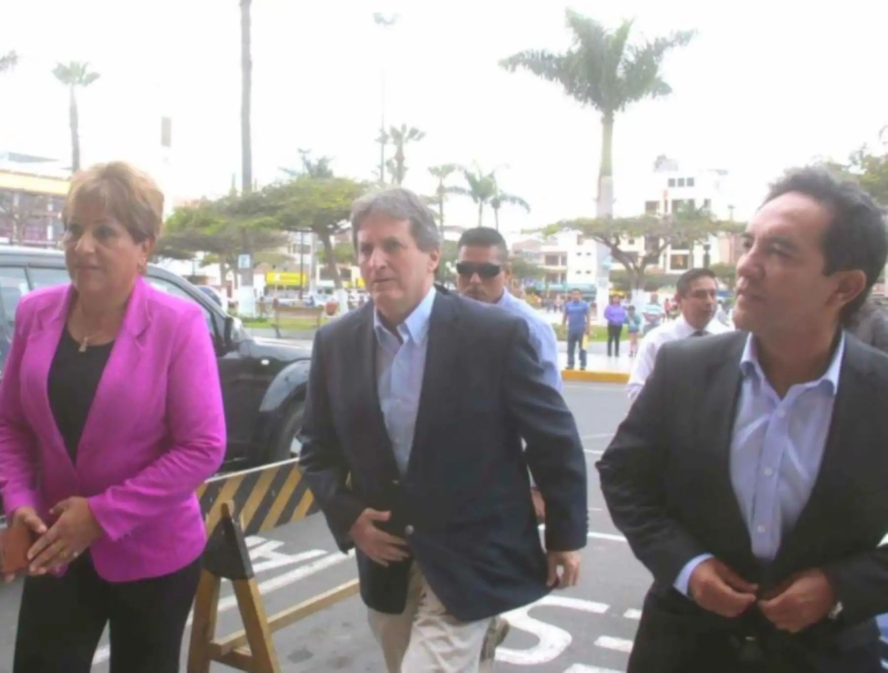 El trabajo de reconstrucción tras los desastres dejados por El Niño Costero cuenta con tres herramientas importantes de fiscalización que permiten que este proceso se desarrolle con transparencia y blindaje contra actos de corrupción, sostuvo hoy el director ejecutivo de la Autoridad para la Reconstrucción con Cambios, Pablo de la Flor Belaunde.