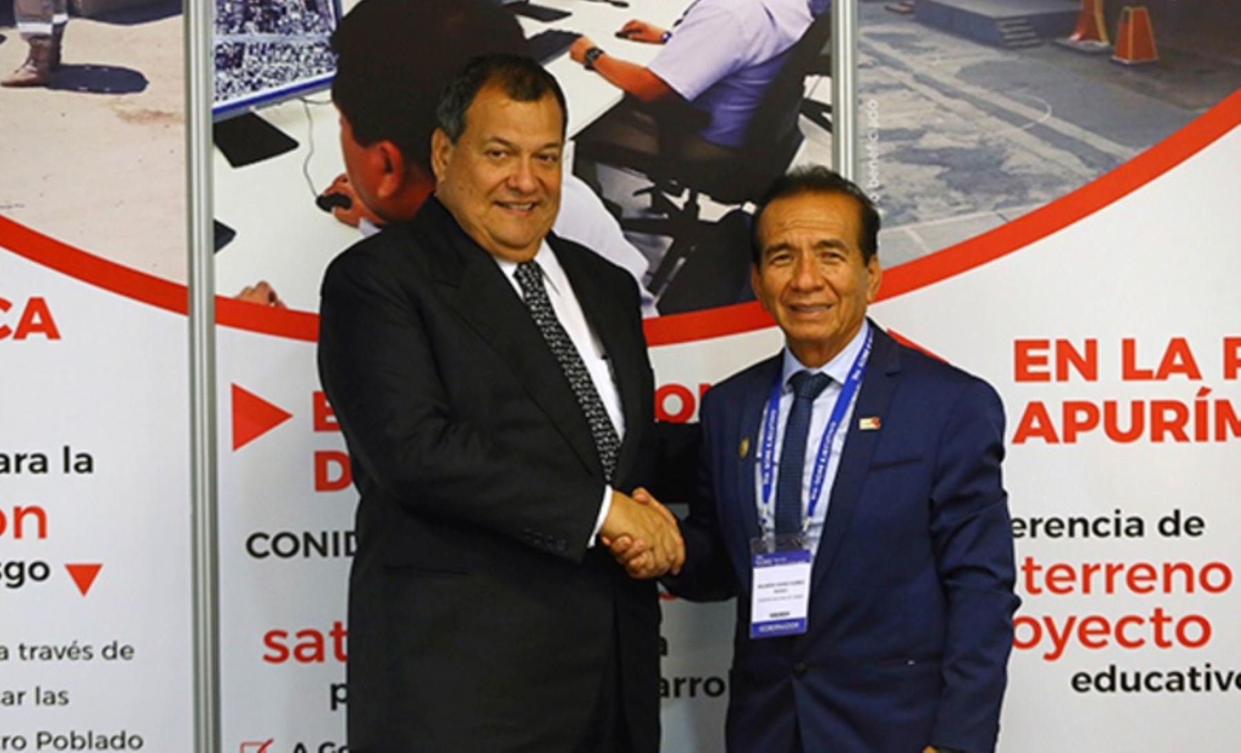 El ministro de Defensa, Jorge Nieto Montesinos, sostuvo reuniones con el gobernador regional de Cusco, Edwin Licona, en el marco del quinto Gore-Ejecutivo.