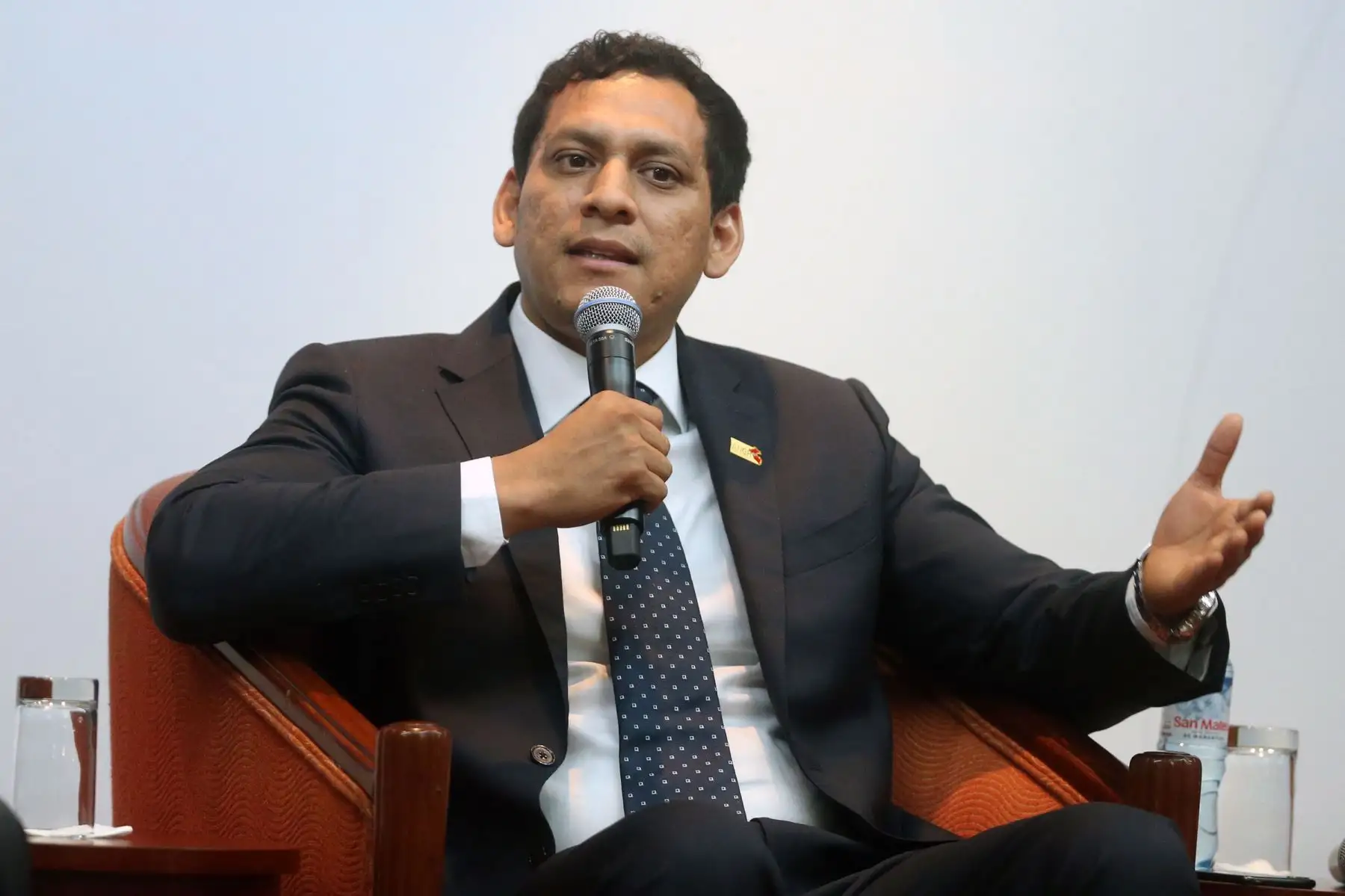 Gobernador regional de La Libertad, Luis Valdez, destacó el cierre de brecha de docentes en la sierra de ese departamento. ANDINA/Vidal Tarqui