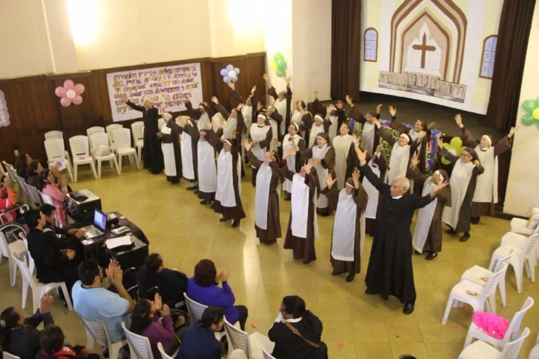 Celebran Día del Adulto Mayor en Penal Mujeres de Chorrillos.