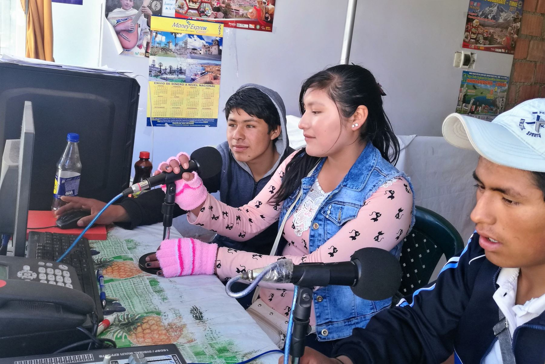 Escolares quechuahablantes de Cusco participan de lucha contra la trata de personas a través de programa radial.
