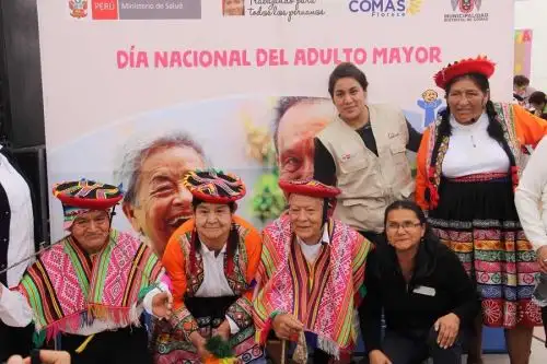 Encuentros de Saberes Productivos, campañas de salud, fórums y jornadas deportivas, fueron realizados por el Programa Nacional de Asistencia Solidaria Pensión 65 del Ministerio de Desarrollo e Inclusión Social, conjuntamente con entidades locales y nacionales, con motivo del Día Nacional del Adulto Mayor, para agasajar a sus 507 mil usuarios del Programa en todo el país.