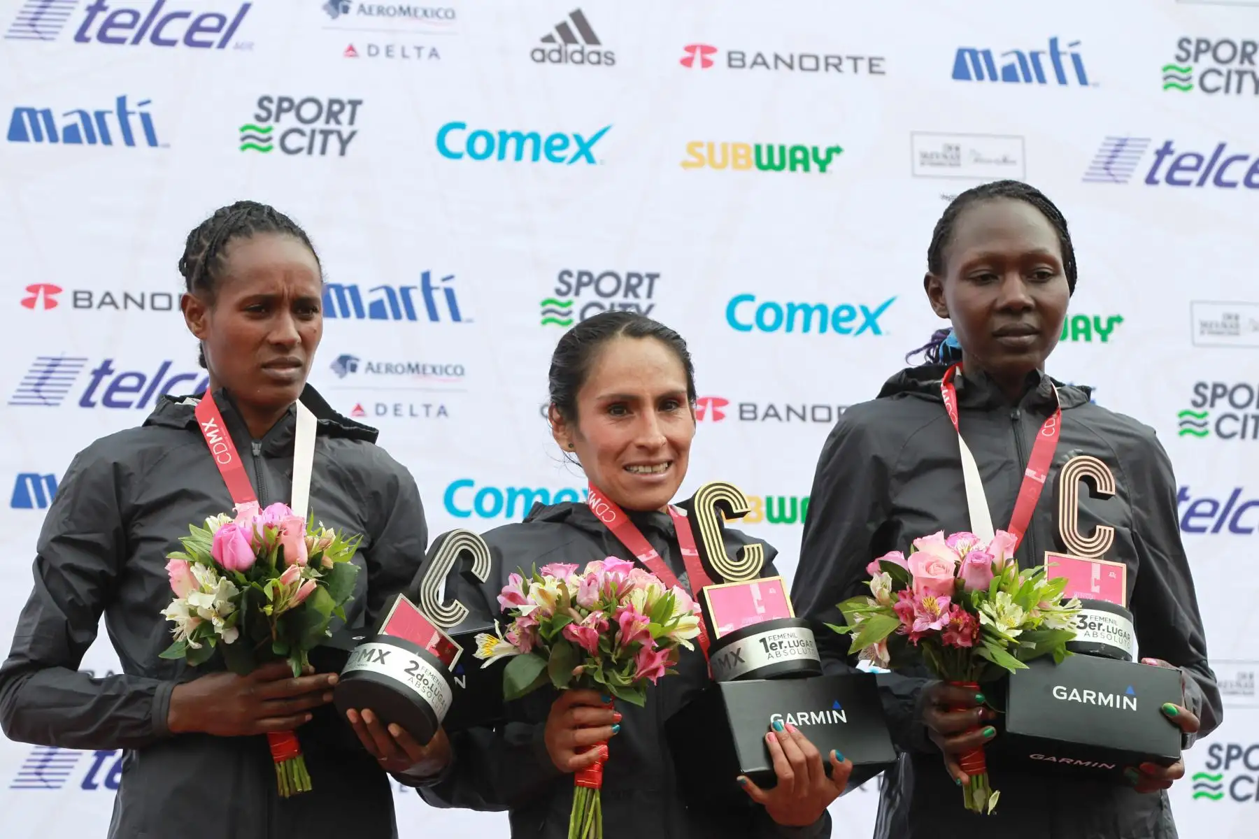 Gladys Tejeda gana la maratón de la Ciudad de México. EFE