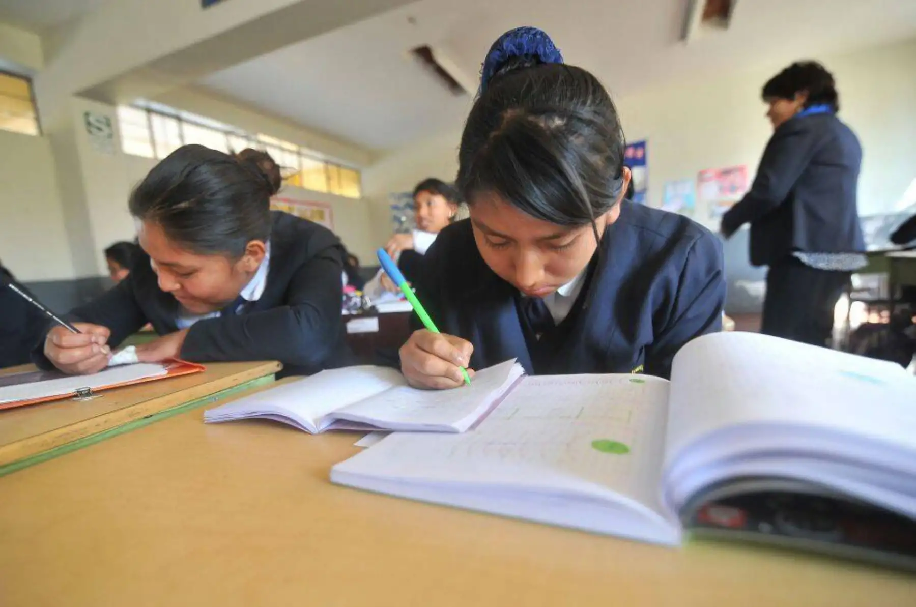 Arequipa retrasa el horario de ingreso de escolares por bajas temperaturas. ANDINA/Carlos Lezama