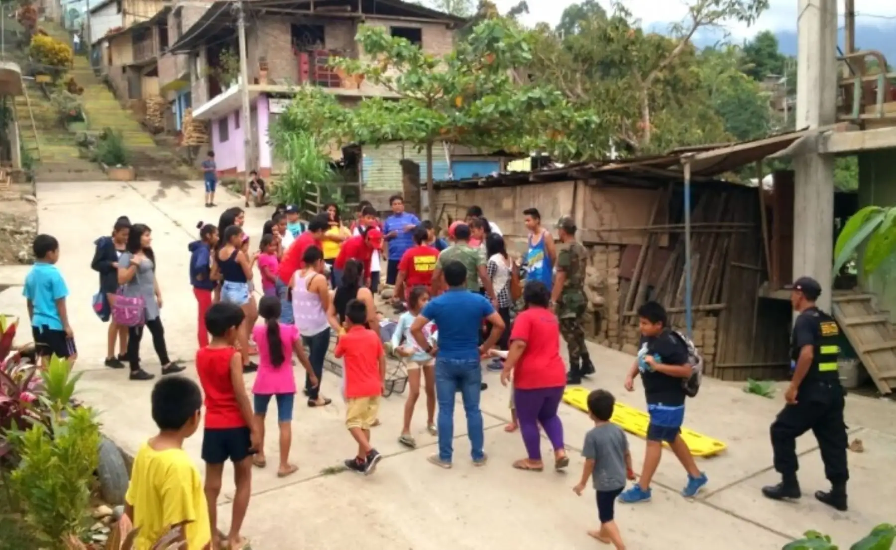Simulacro de inundación se realizó en los barrios de Palmeras y Cesar Vallejo. Participó personal de la Compañía de Bomberos, Ejército del Perú, Serenazgo, Salud y otros sectores.
