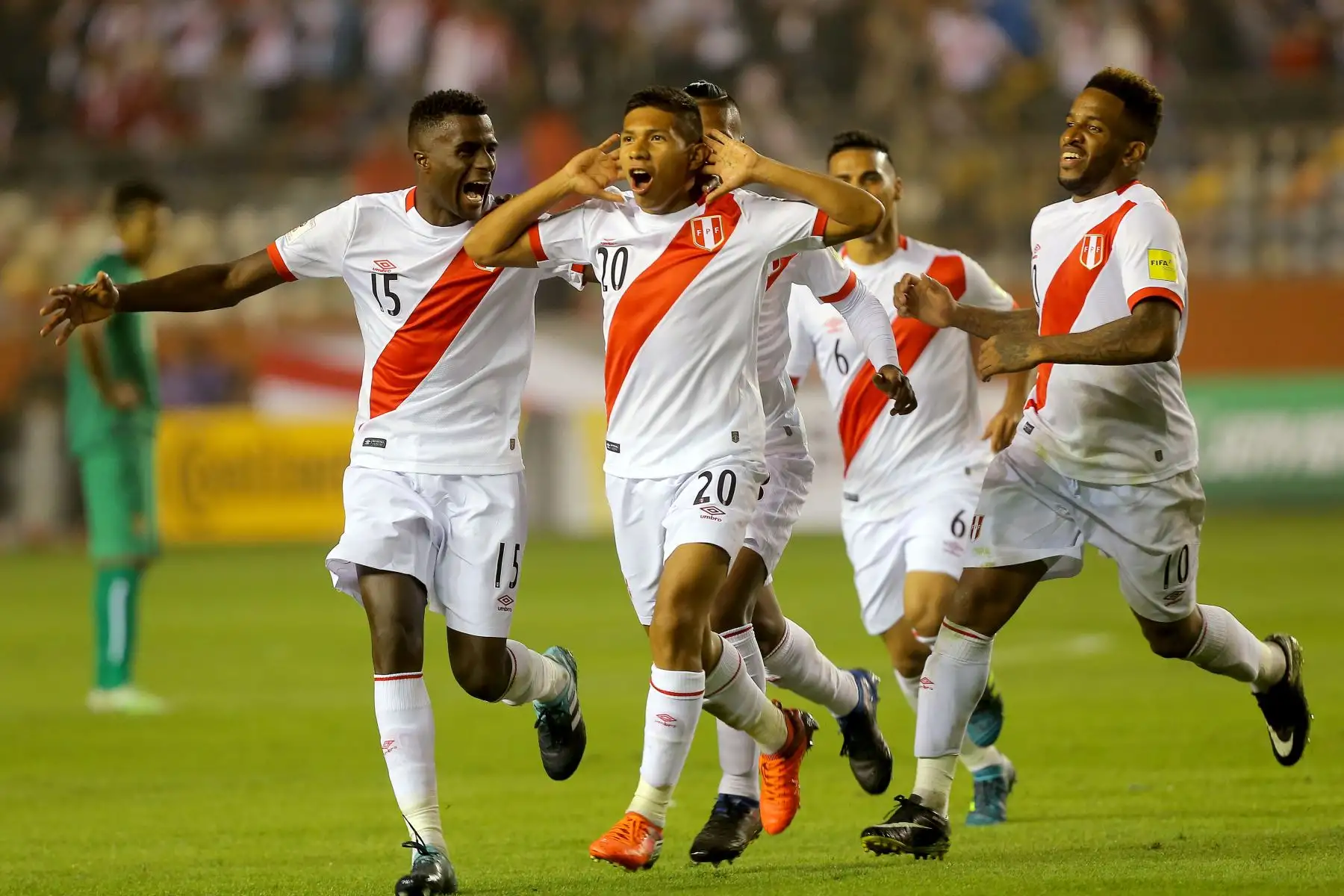 LIMA,PERÚ-AGOSTO 31. Selecciones de Perú y Bolivia se enfrentan en el estadio Monumental por las Eliminatorias al Mundial de Rusia 2018.

Foto: ANDINA/Luis Iparraguirre