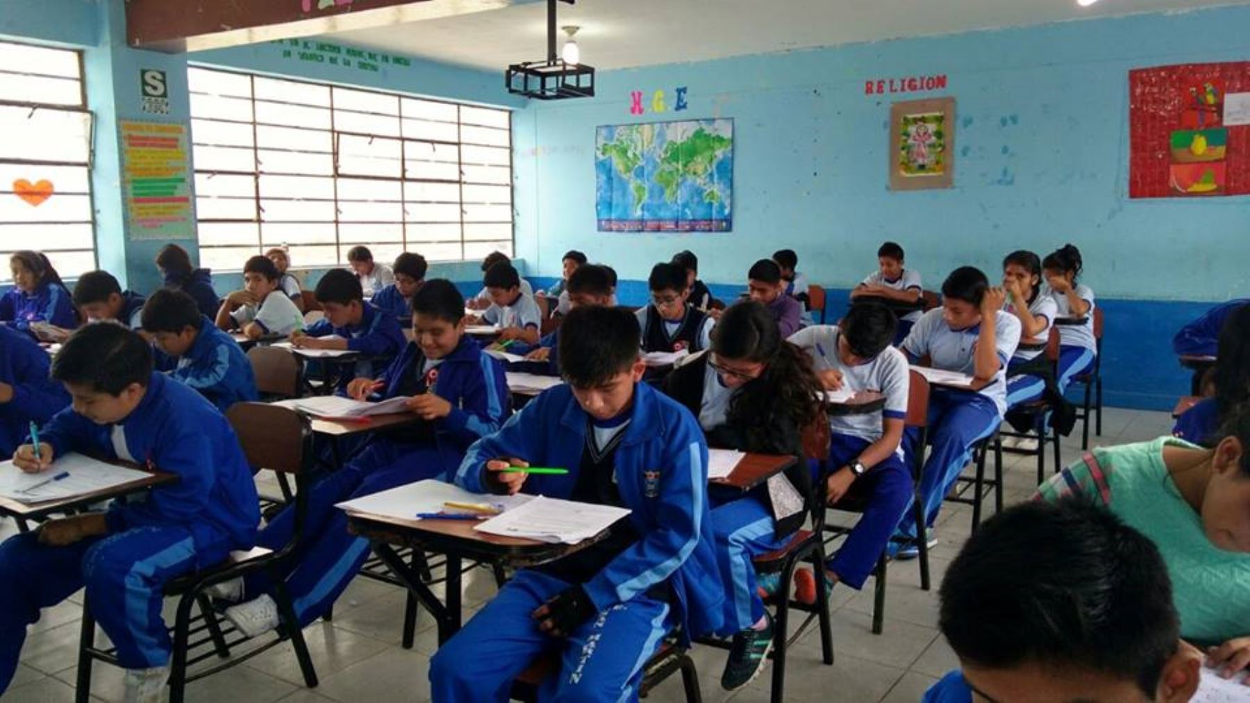 Peru: Students return to public schools, teachers' strike is over ...