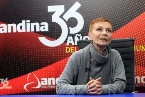 Gina Natteri, directora de la Escuela Nacional Superior de Ballet / ANDINA/Héctor Vinces