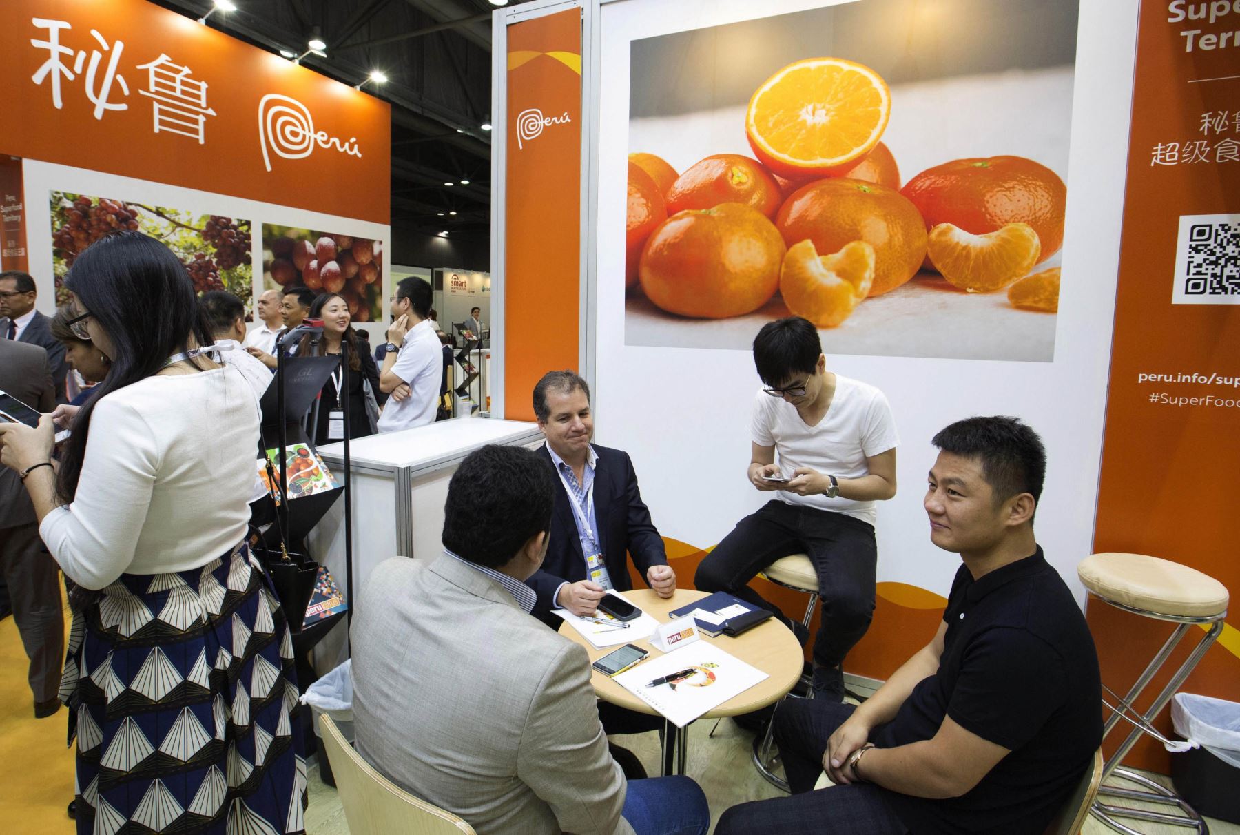 Perú presentó para toda Asia su campaña de Super Foods Perú, durante la inauguración de la feria Asia Fruit Logistica que se celebra en Hong Kong. Foto: EFE