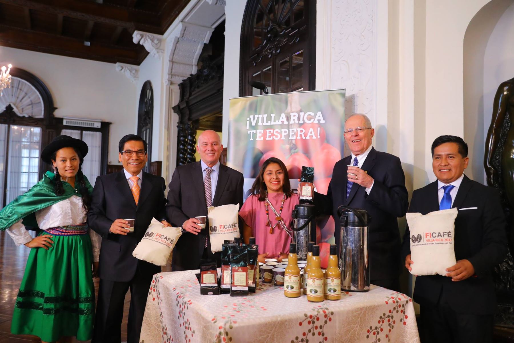 El presidente de la República, Pedro Pablo Kuczynski, preside el lanzamiento de la II Feria Internacional de Cafés Especiales del Perú (FICAFE 2017). Foto: ANDINA/ Prensa Presidencia