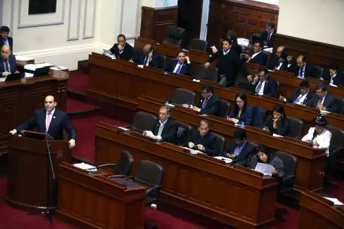 El presidente del Consejo de Ministros y titular de Economía y Finanzas, Fernando Zavala, asiste al Pleno del Congreso para sustentar los proyectos de ley de Presupuesto Público. Foto: ANDINA/Vidal Tarqui