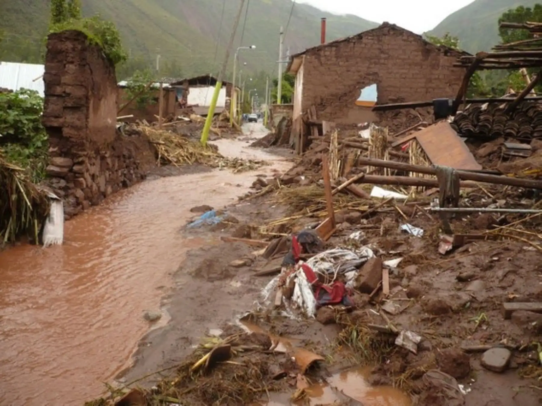 El distrito de Kosñipata se ubica en la provincia de Paucartambo, departamento del Cusco.